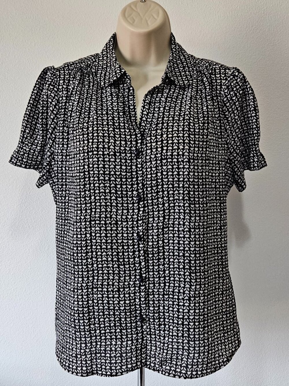 Tahari Short Sleeve Button Down Blouse - Picture 2 of 10
